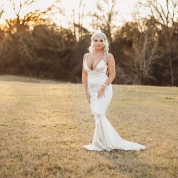 White Deep V Neck Backless Ruched Long Wedding Slip Sheath Dress - Picture 14 of 17